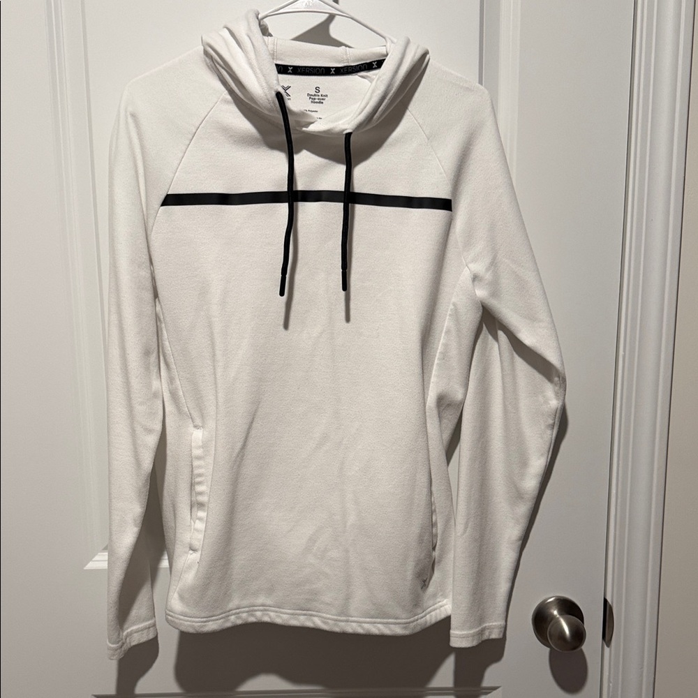 Xersion White and Black Men's Hoodie Shirt